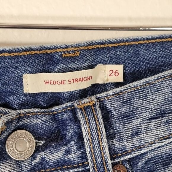 Levis Wedgie Straight Women Jeans Size 26 Distressed Button Fly High Rise - Picture 5 of 13